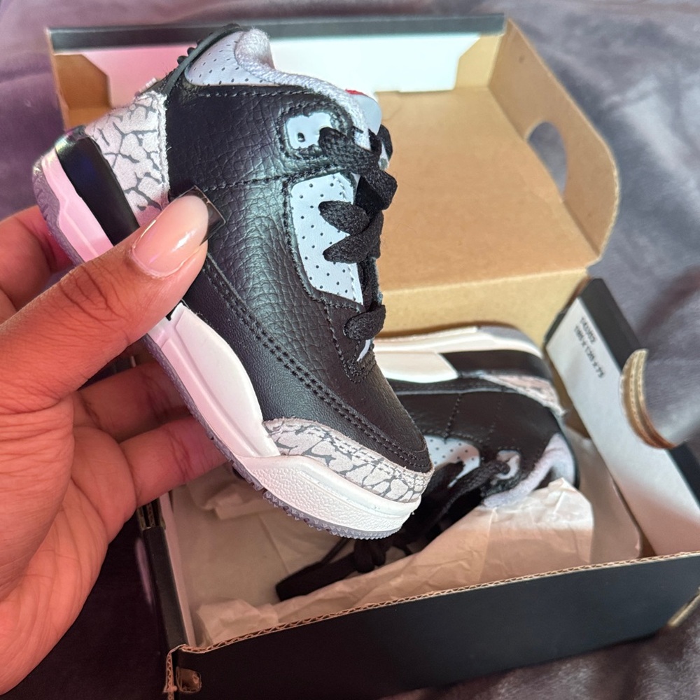 Jordan 3s size 4c